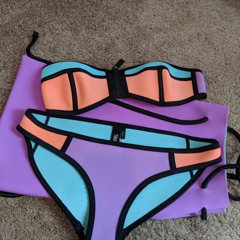 Triangl Bikini - Picture 8 of 13